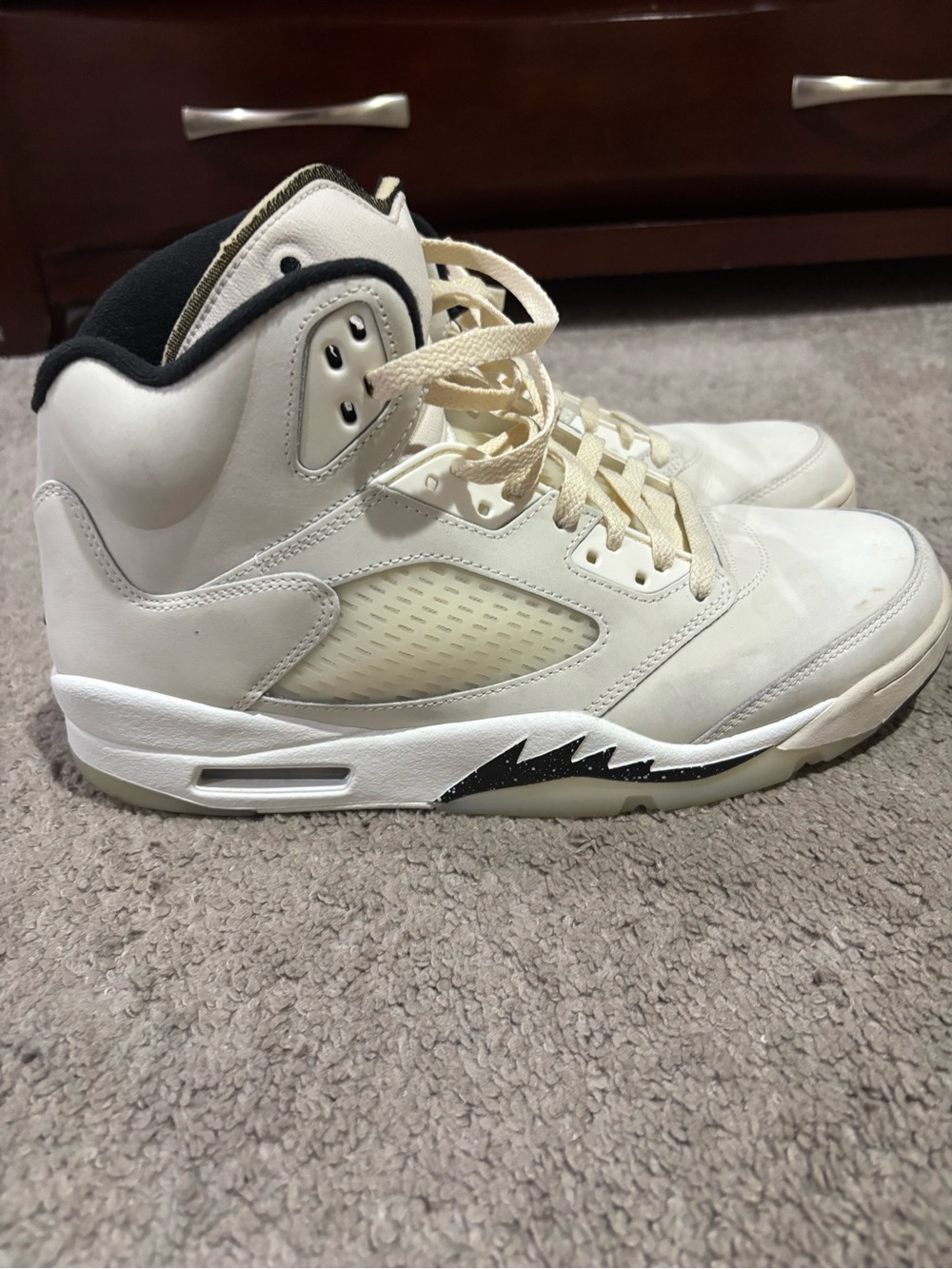 Jordan Men's Off-White/Cream Retro 5 Basketball Sneakers with Black Accents